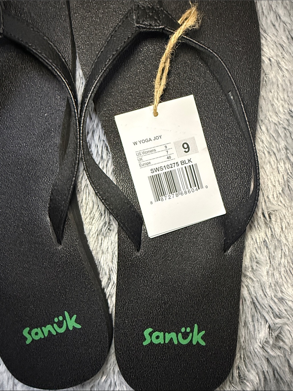 Sanuk Black Flip Flop Sandals with Green Logo - Picture 3 of 4